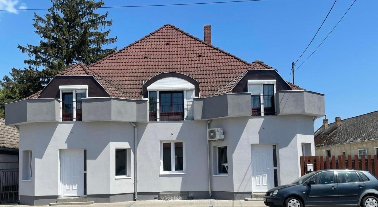 Lelle Centrum Vendeghaz Balatonlelle Exterior photo